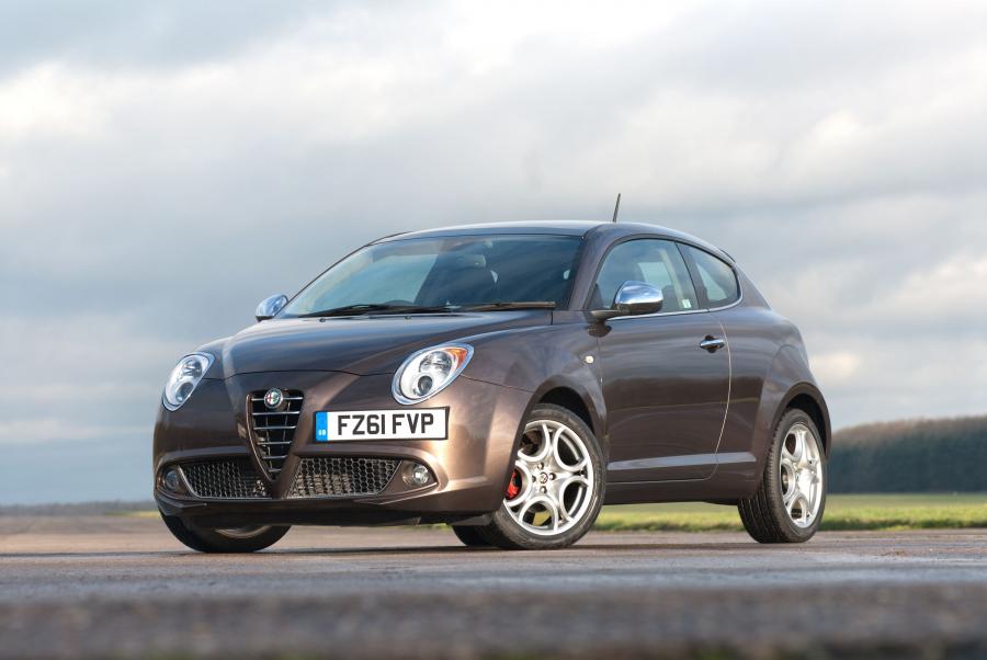  Alfa Romeo MiTo (955) 2009 года  (UK) (фото 1 из 47)